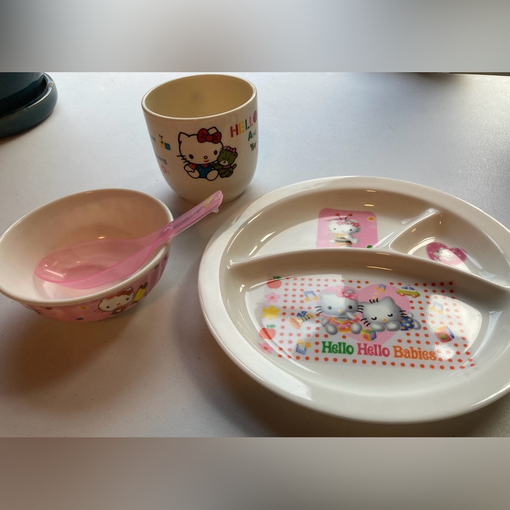Hello Kitty Dishes - Picture 14 of 14
